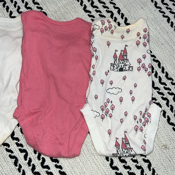 7 Piece Newborn Baby Bundle - Picture 6 of 9